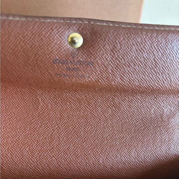 Authentic Louis Vuitton monogram wallet with box - Picture 8 of 10
